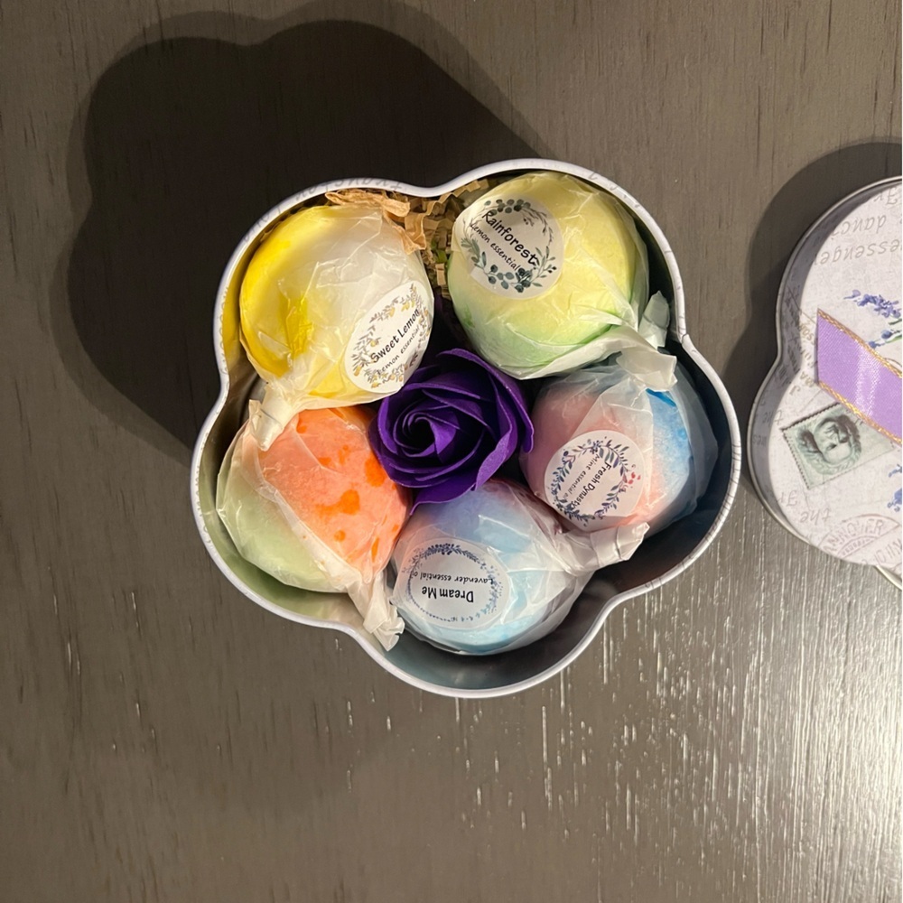 Vintage Handmade Bath Bomb Gift Set - Picture 2 of 3